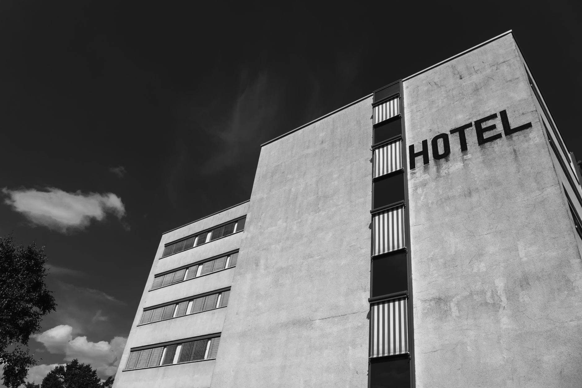 Asbestos Exposure at Greenview Regional Hospital — Bowling Green, Kentucky: What Workers and Tradesmen Need to Know